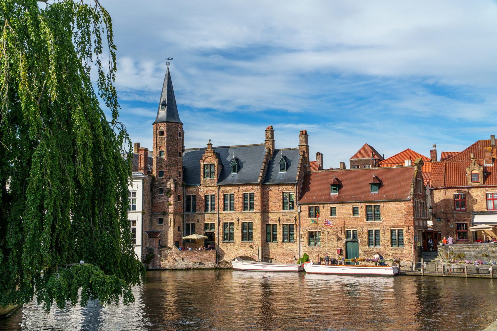 Qué ver en Brujas: canales, plazas e historia en una primera visita