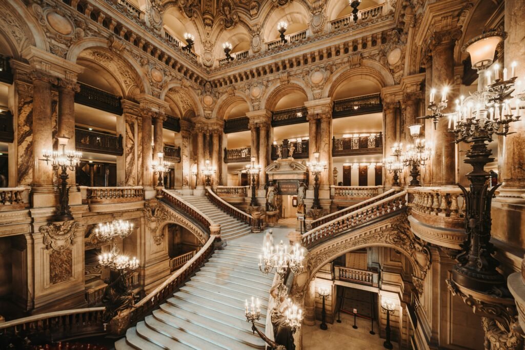 Gran escalera del Palais Garnier en París
