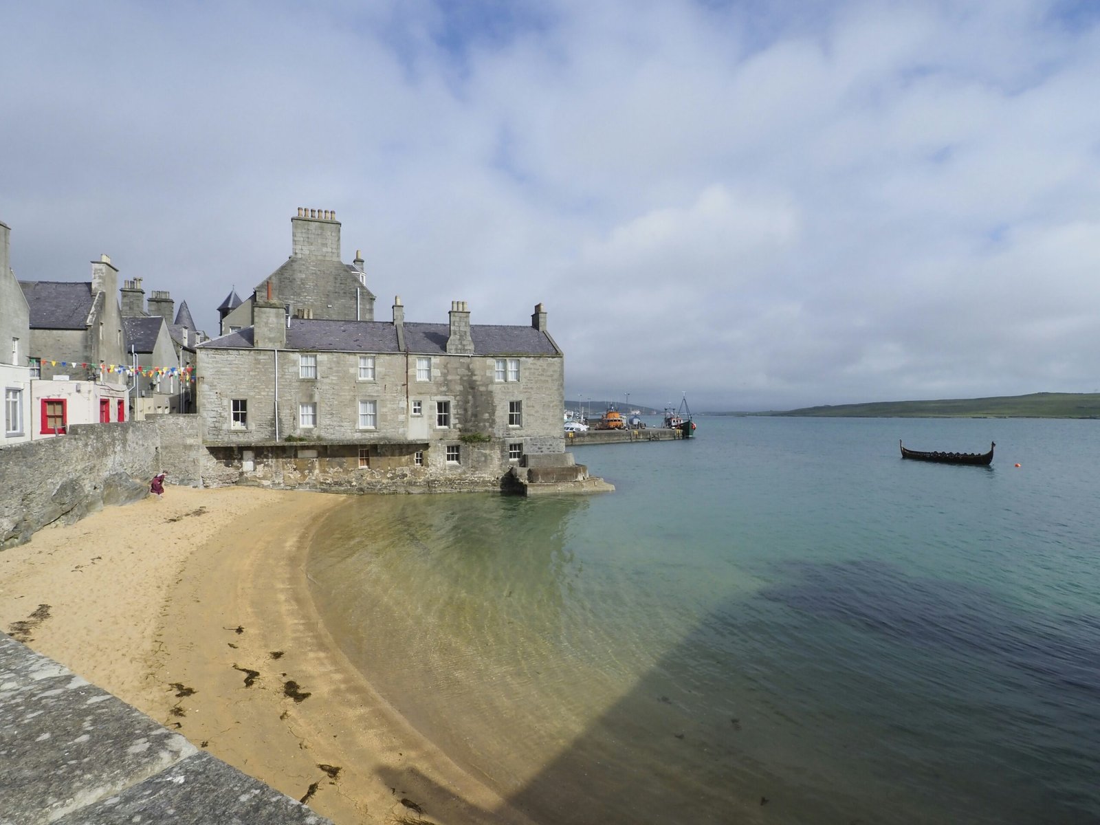 Lerwick, la capital de las Islas Shetland en Escocia.