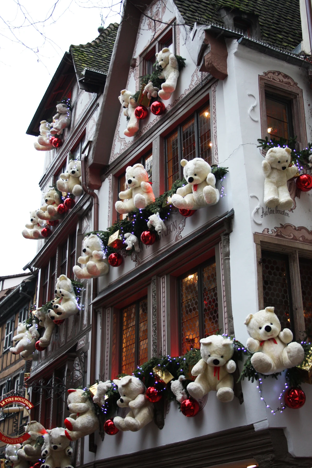 Casas históricas decoradas en Navidad en Estrasburgo